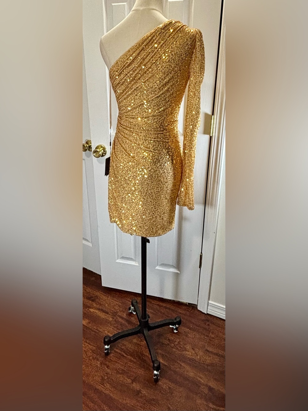 IEENA For MAC Duggal NWT Gold Sequined One Shoulder SideBow Dress Size 2 #26977 - Picture 6 of 13